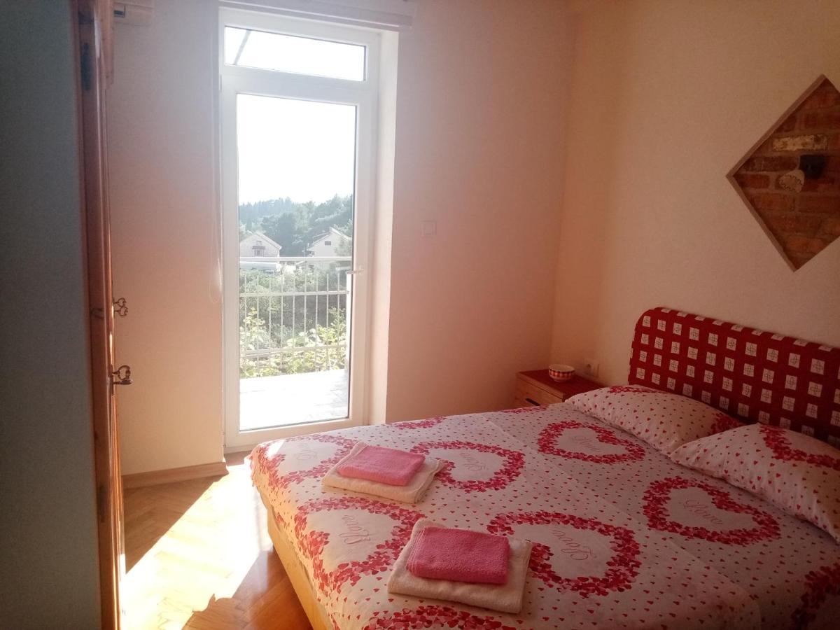 Apartmani Bosco Tivat Eksteriør billede